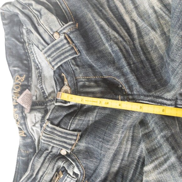 Almost Famous Y2K Low Rise Juniors Size 3 Faded Detail Pocket Dark Denim - Picture 8 of 14